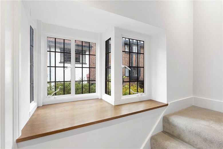 2 bedroom house, Thurloe Close, South Kensington SW7 - Available