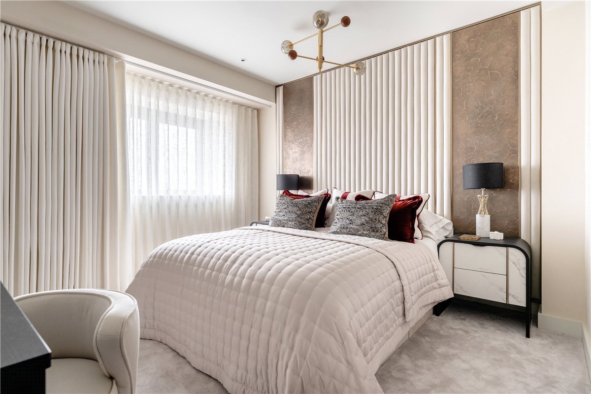 2 bedroom flat, Waterfront Drive, Chelsea Waterfront SW10 - Available