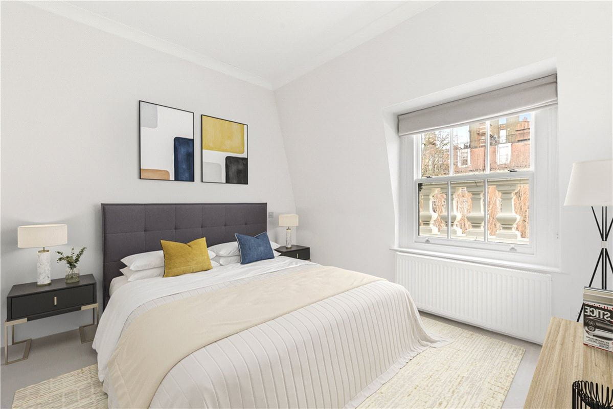 3 bedroom flat, Addison Road, Holland Park W14 - Available