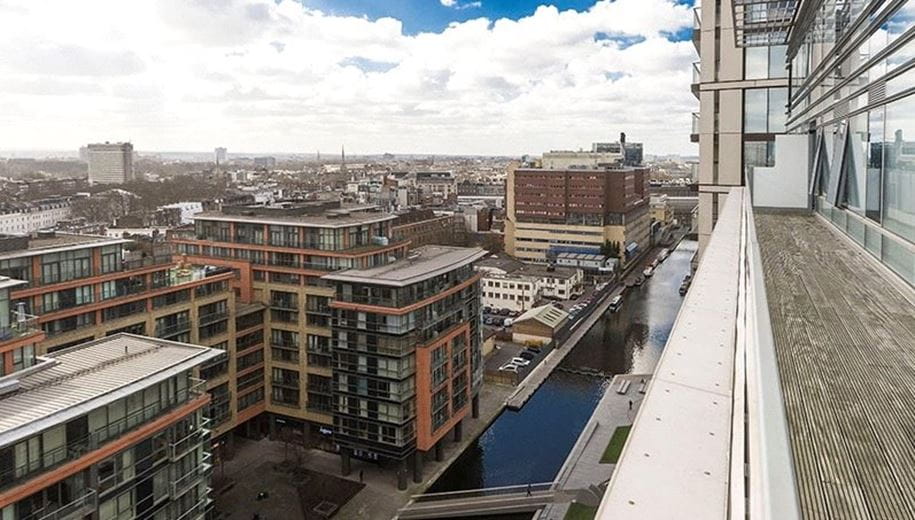 3 bedroom flat, Merchant Square East, London W2 - Available