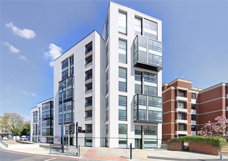 2 bedroom flat, Holland Park Avenue, London W11