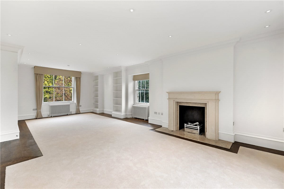 3 bedroom flat, Addison Road, London W14 - Available