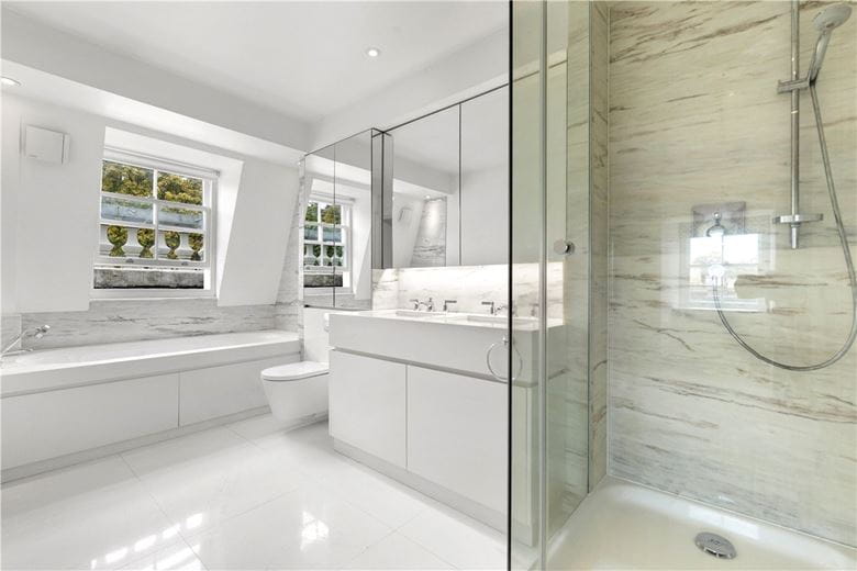 3 bedroom flat, Addison Road, London W14 - Available