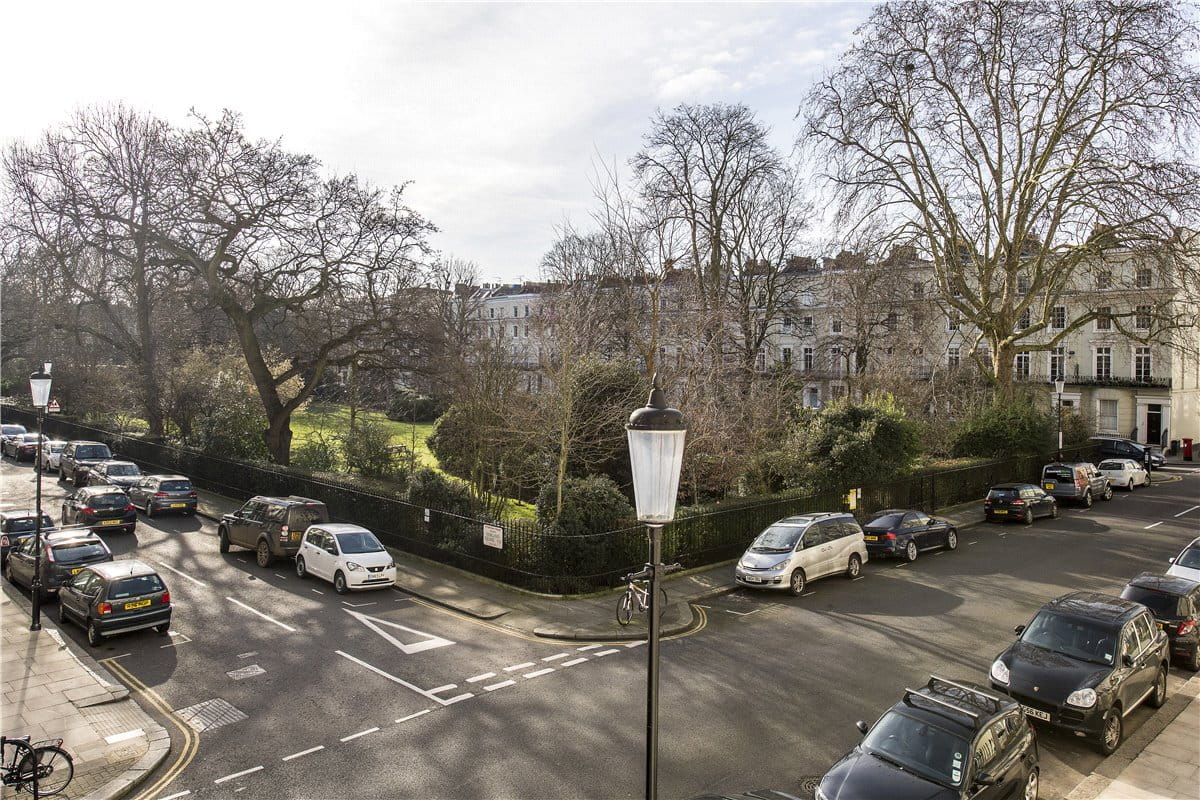 1 bedroom flat, Norland Square, Holland Park W11 - Available