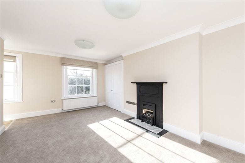 2 bedroom flat, Norland Square, London W11 - Available