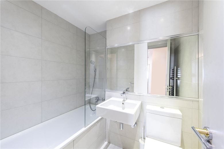 2 bedroom flat, Artesian Road, Bayswater W2