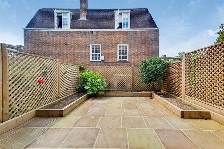 4 bedroom house, Abbotsbury Road, Holland Park W14 - Available