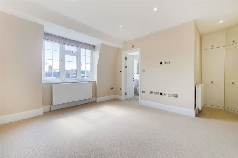 4 bedroom house, Abbotsbury Road, Holland Park W14 - Available