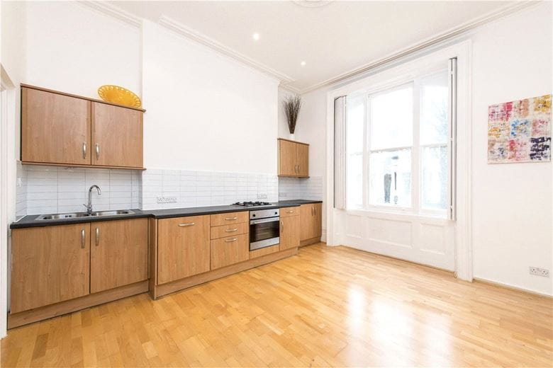 1 bedroom flat, Royal Crescent, Holland Park W11 - Available