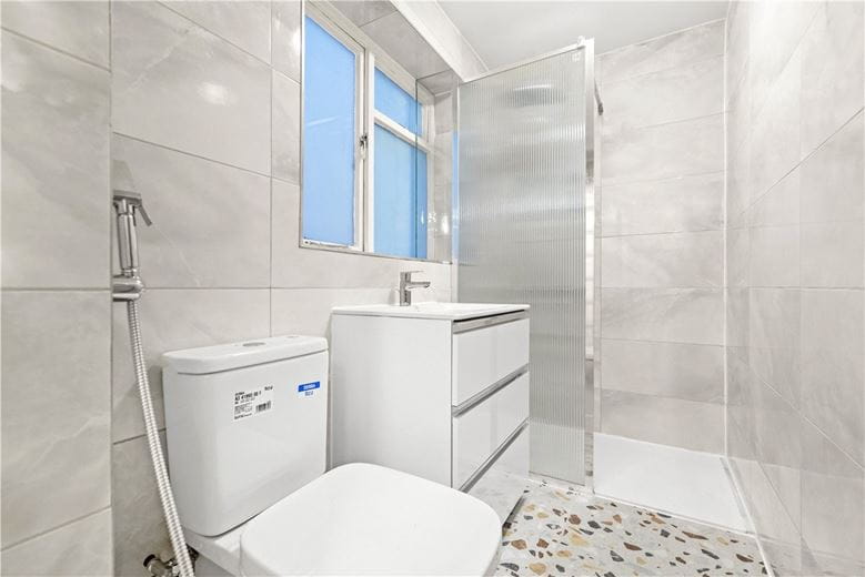 1 bedroom flat, Royal Crescent, Holland Park W11 - Available