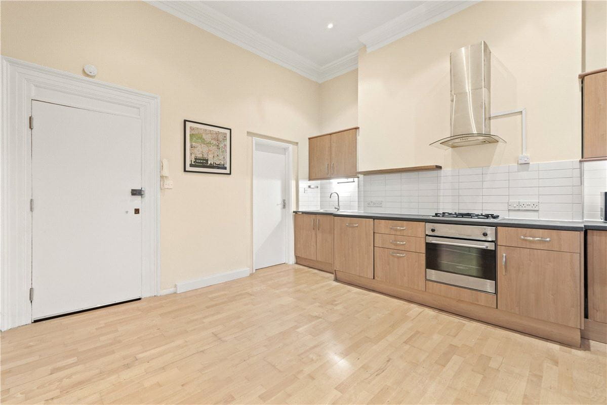 1 bedroom flat, Royal Crescent, Holland Park W11 - Available