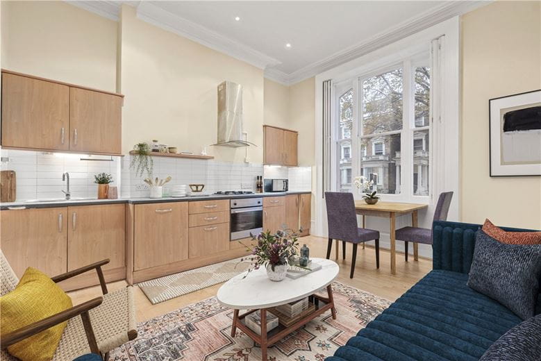 1 bedroom flat, Royal Crescent, Holland Park W11 - Available