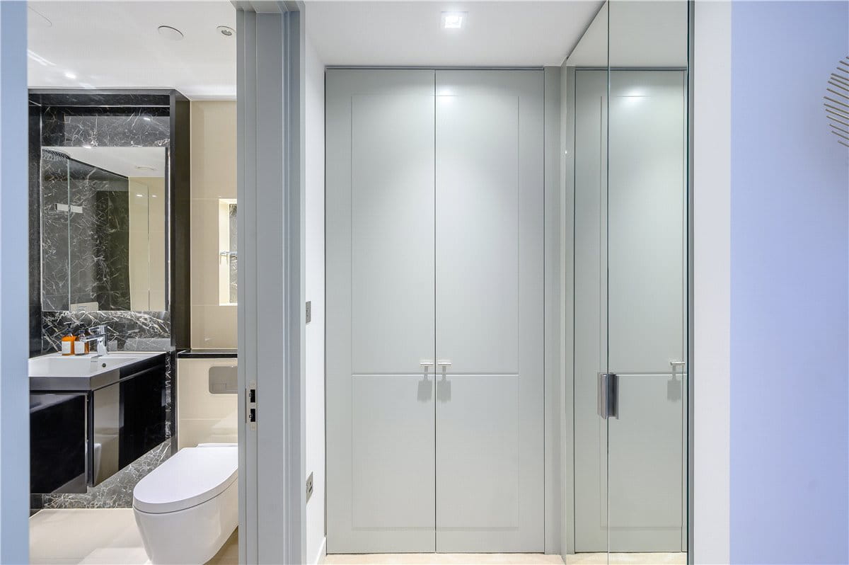 3 bedroom flat, Edgware Road, W2 - Available