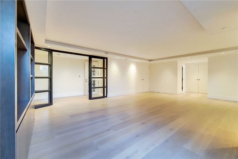 2 bedroom flat, Kensington Gardens Square, London W2 - Available