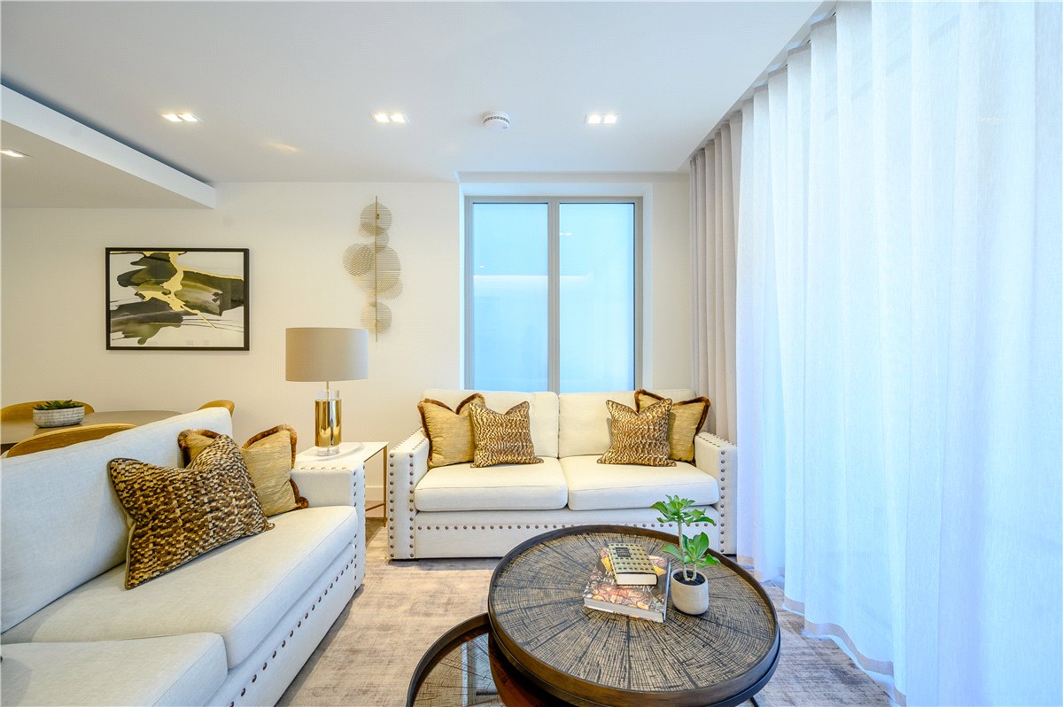 2 bedroom flat, Edgware Road, London W2 - Available