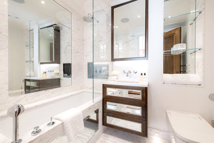 2 bedroom flat, Prince of Wales Terrace, London W8 - Available