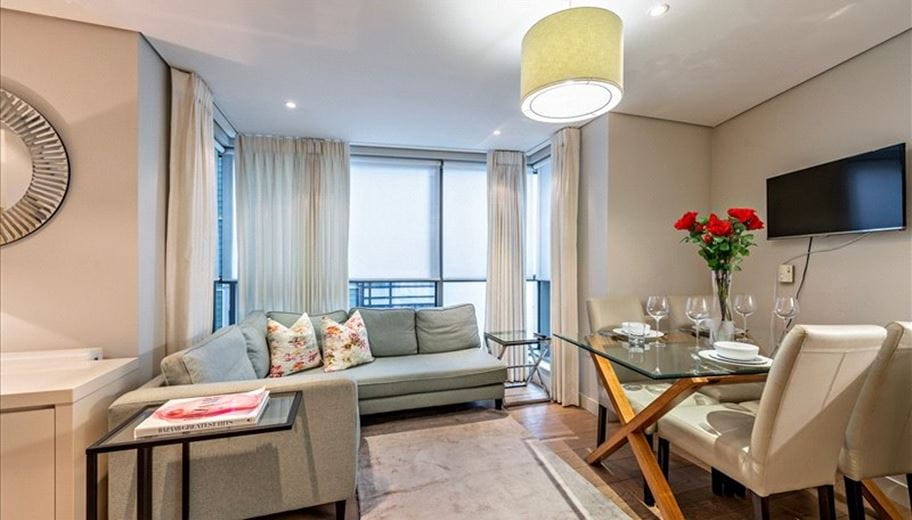 3 bedroom flat, Merchant Square East, London W2 - Available