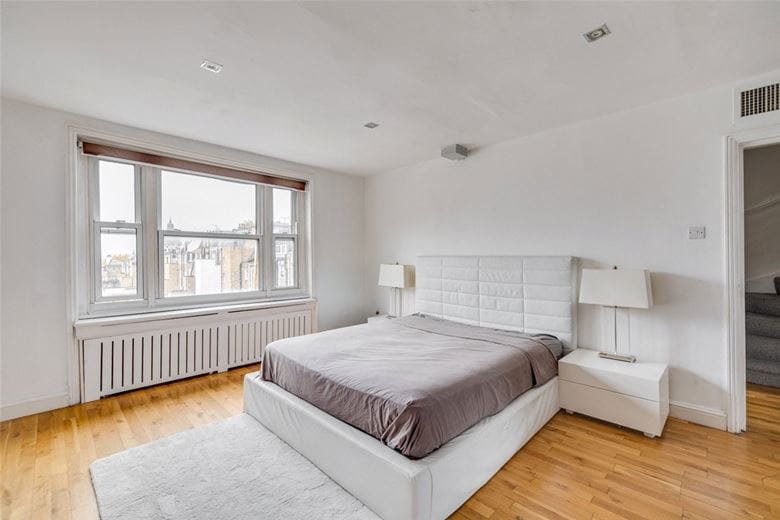 3 bedroom flat, Ennismore Gardens, Knightsbridge SW7 - Available