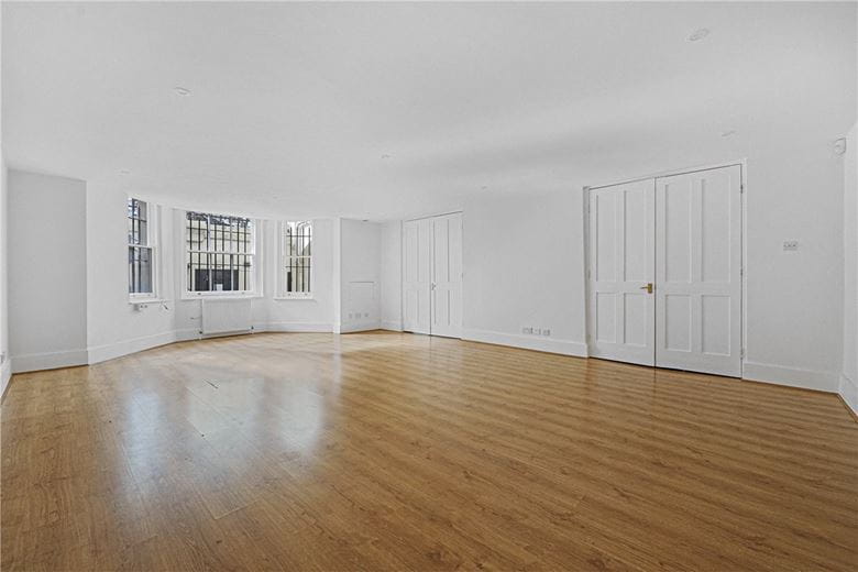 2 bedroom flat, Queens Gate, South Kensington SW7 - Available