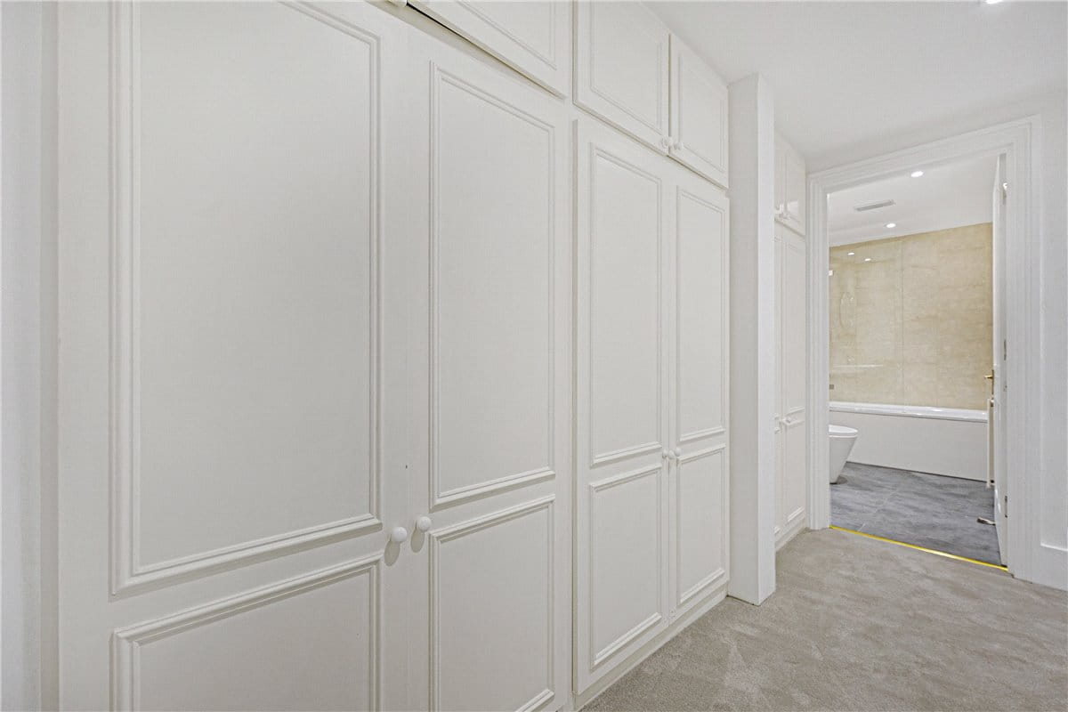 2 bedroom flat, Queens Gate, South Kensington SW7 - Available