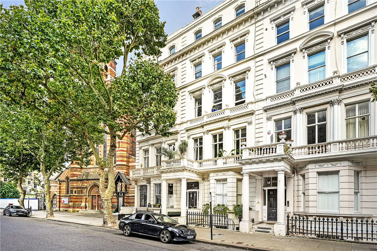 2 bedroom flat, Queens Gate, South Kensington SW7 - Available