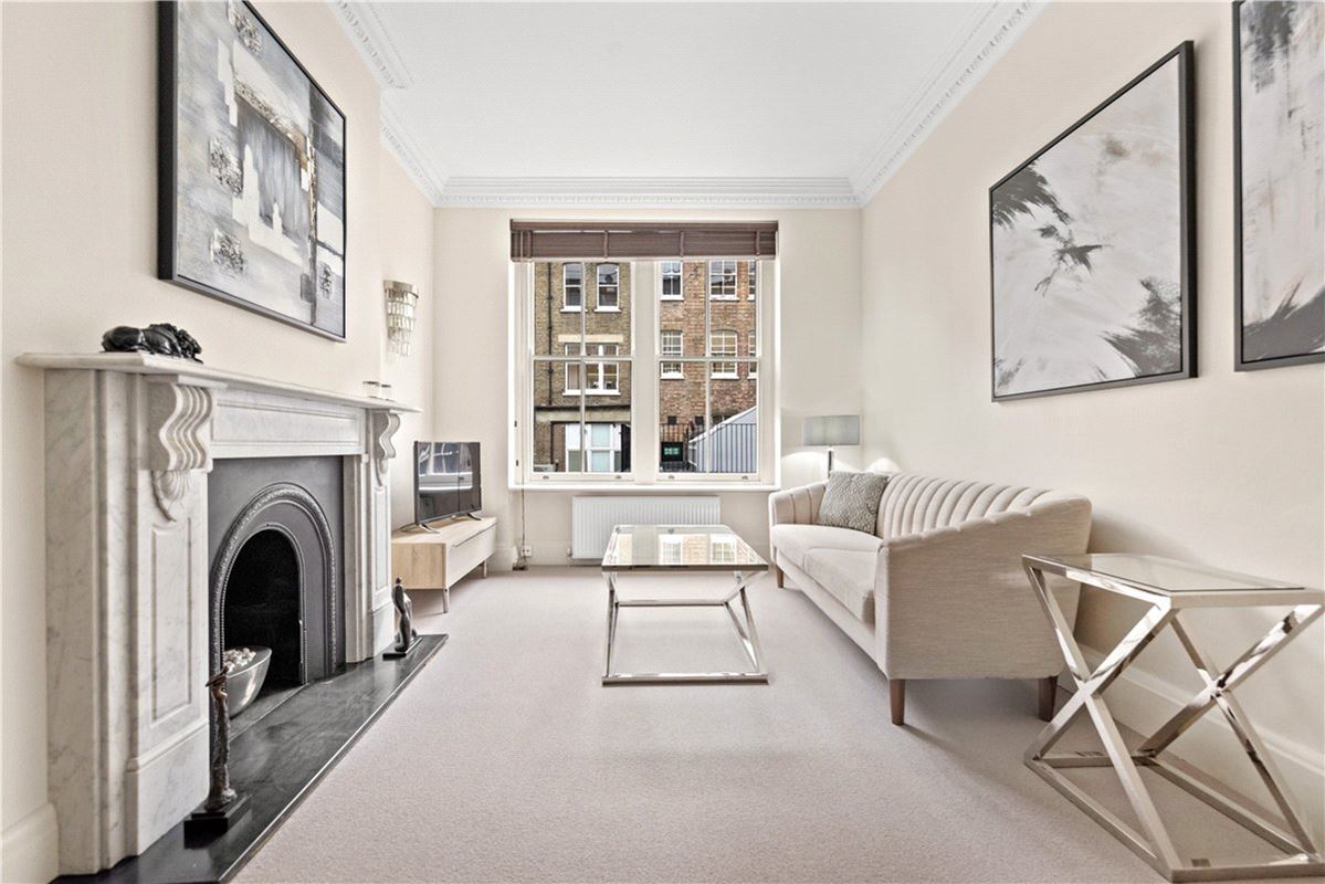 2 bedroom flat, Lincoln House, Basil Street SW3 - Available