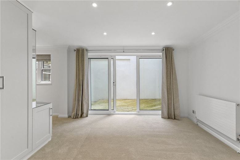 2 bedroom flat, Manson Place, South Kensington SW7 - Under Offer