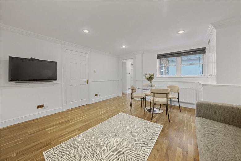 1 bedroom flat, Manson Place, South Kensington SW7 - Let Agreed