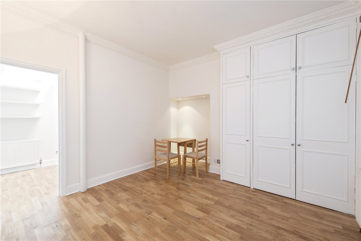 1 bedroom flat, Chesham Place, Belgravia SW1X - Let Agreed