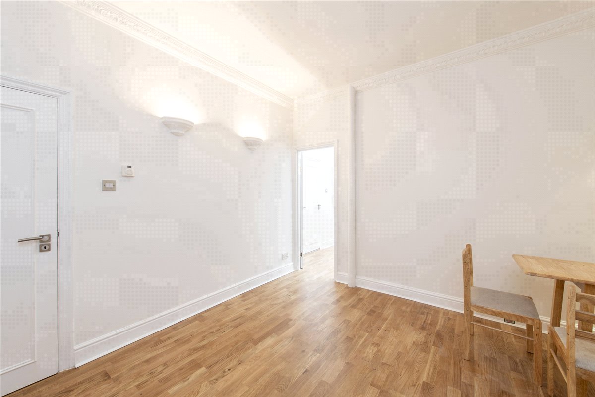 1 bedroom flat, Chesham Place, Belgravia SW1X - Let Agreed