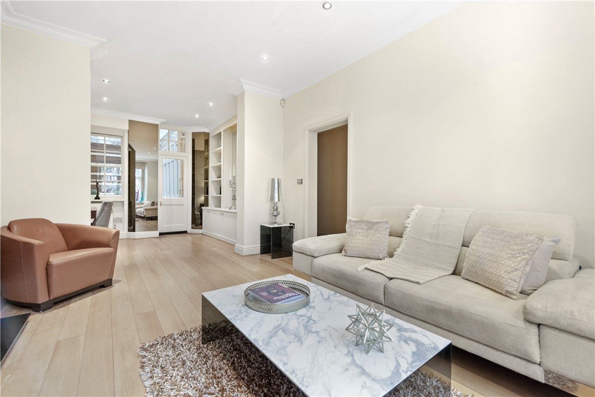 1 bedroom flat, Lennox Gardens, Knightsbridge SW1X - Available