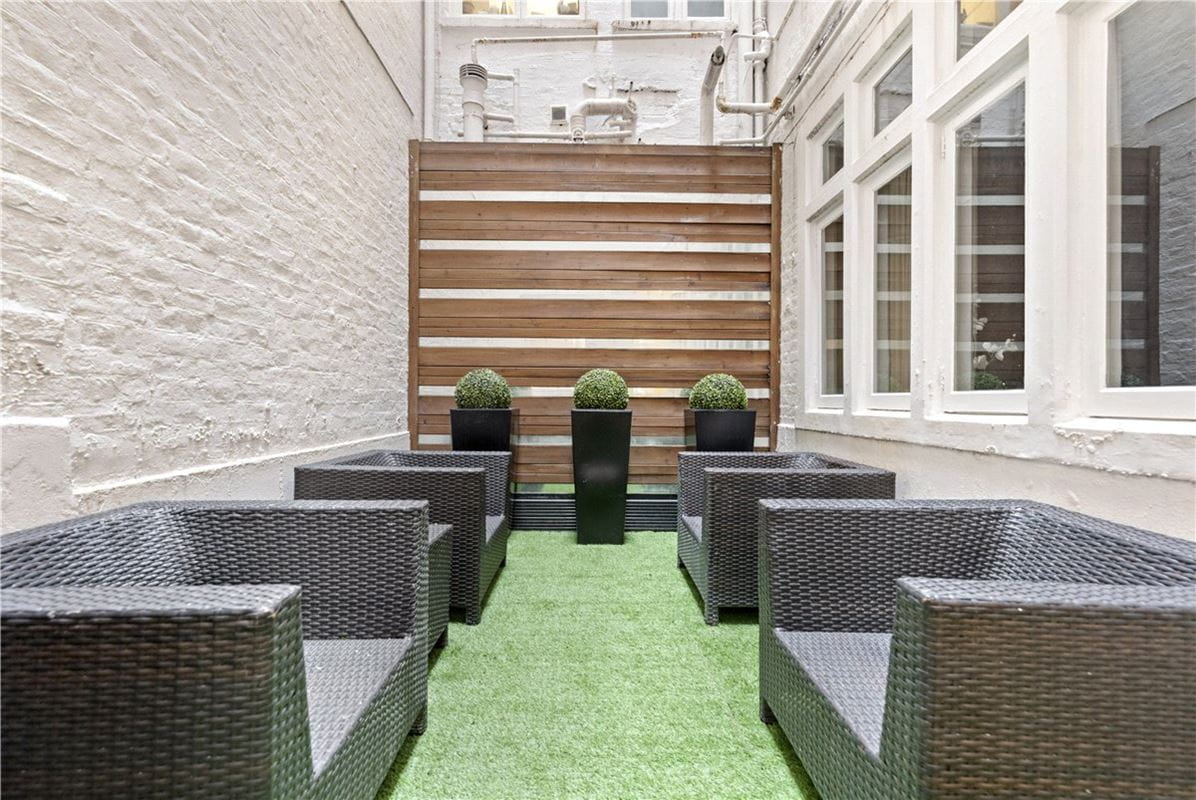 1 bedroom flat, Lennox Gardens, Knightsbridge SW1X - Available