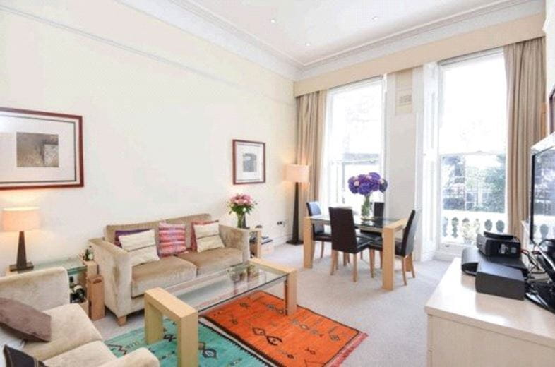 2 bedroom flat, Ashburn Gardens, South Kensington SW7 - Available