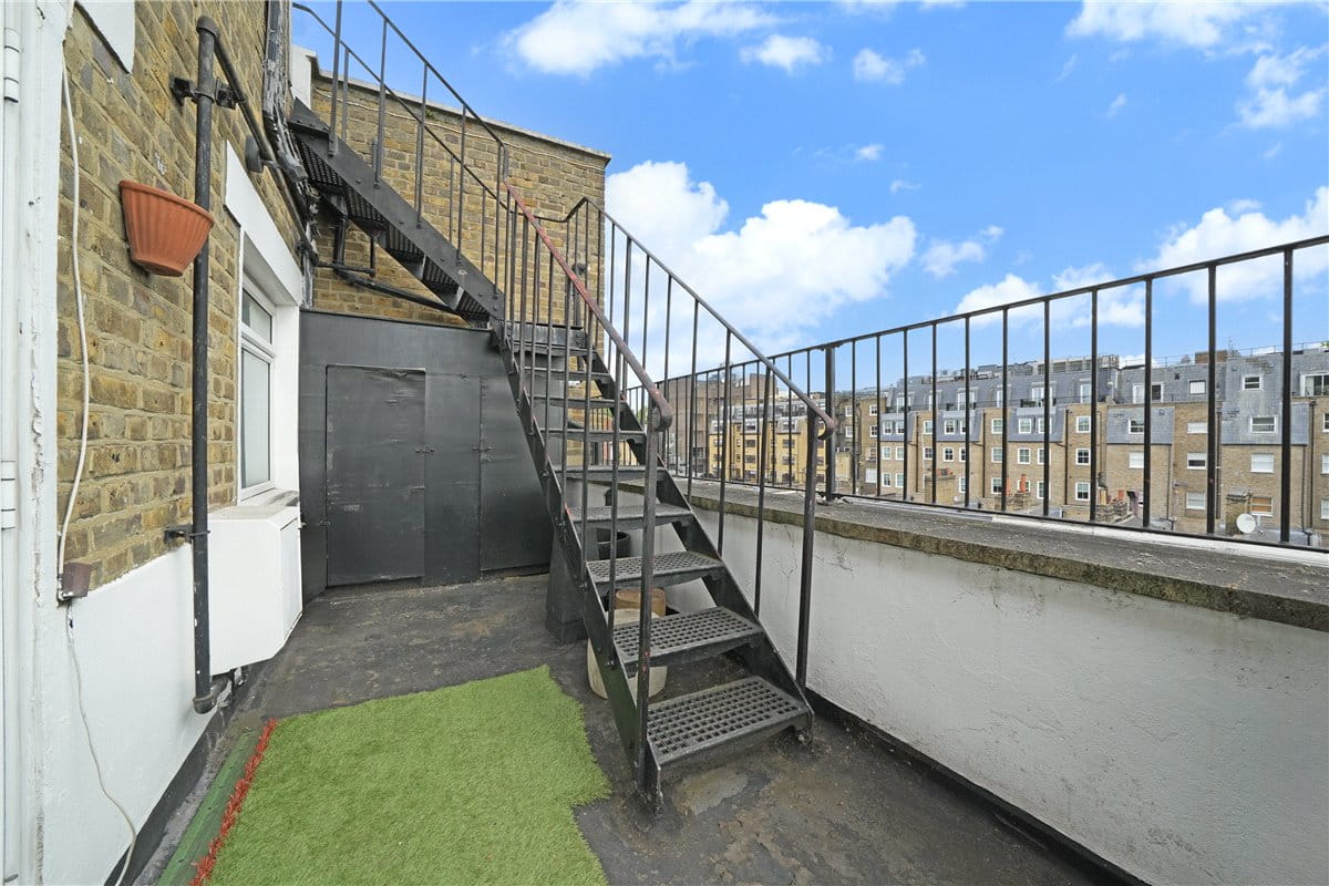 2 bedroom flat, Ovington Square, London SW3 - Available