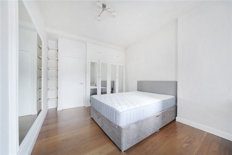 2 bedroom flat, Ovington Square, London SW3 - Available