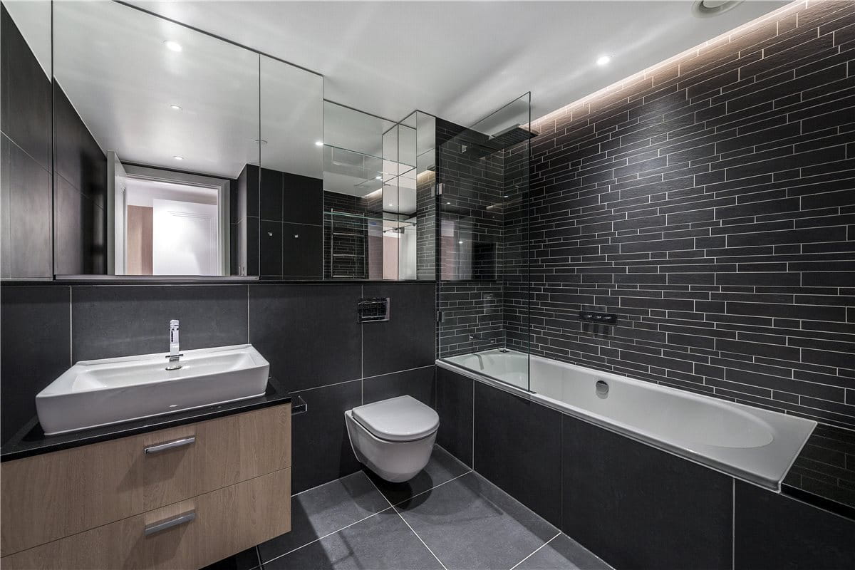 3 bedroom flat, Kensington Gardens Square, Bayswater W2