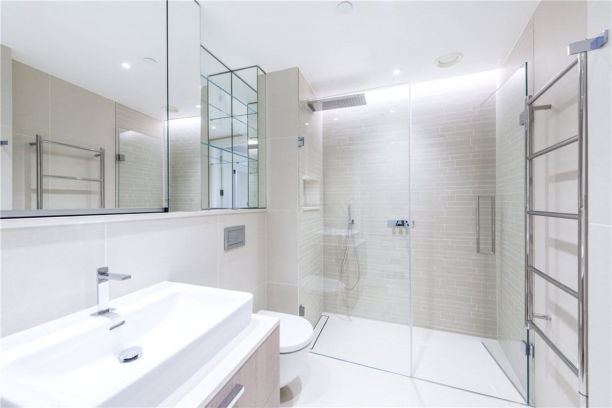 3 bedroom flat, Kensington Gardens Square, Bayswater W2