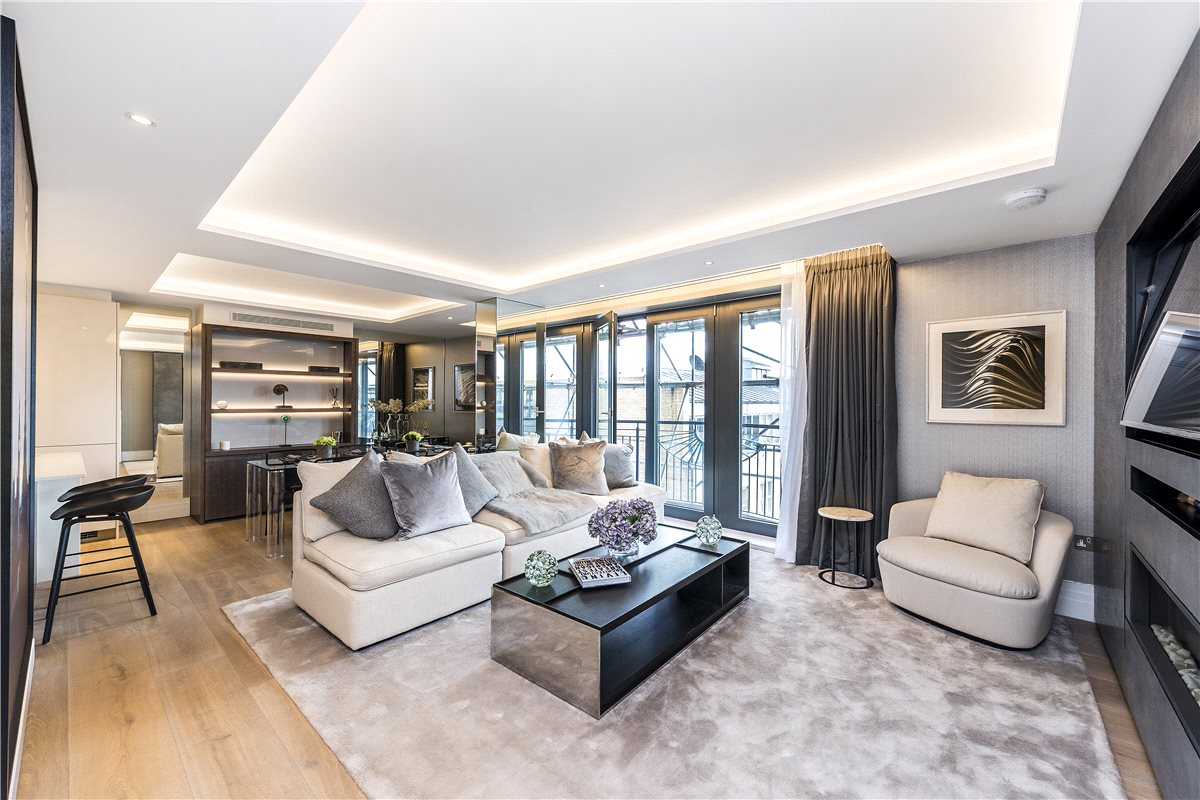 3 bedroom flat, Kensington Gardens Square, Bayswater W2