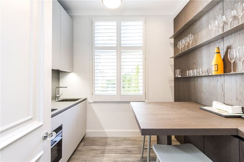 2 bedroom flat, Lennox Gardens, Knightsbridge SW1X