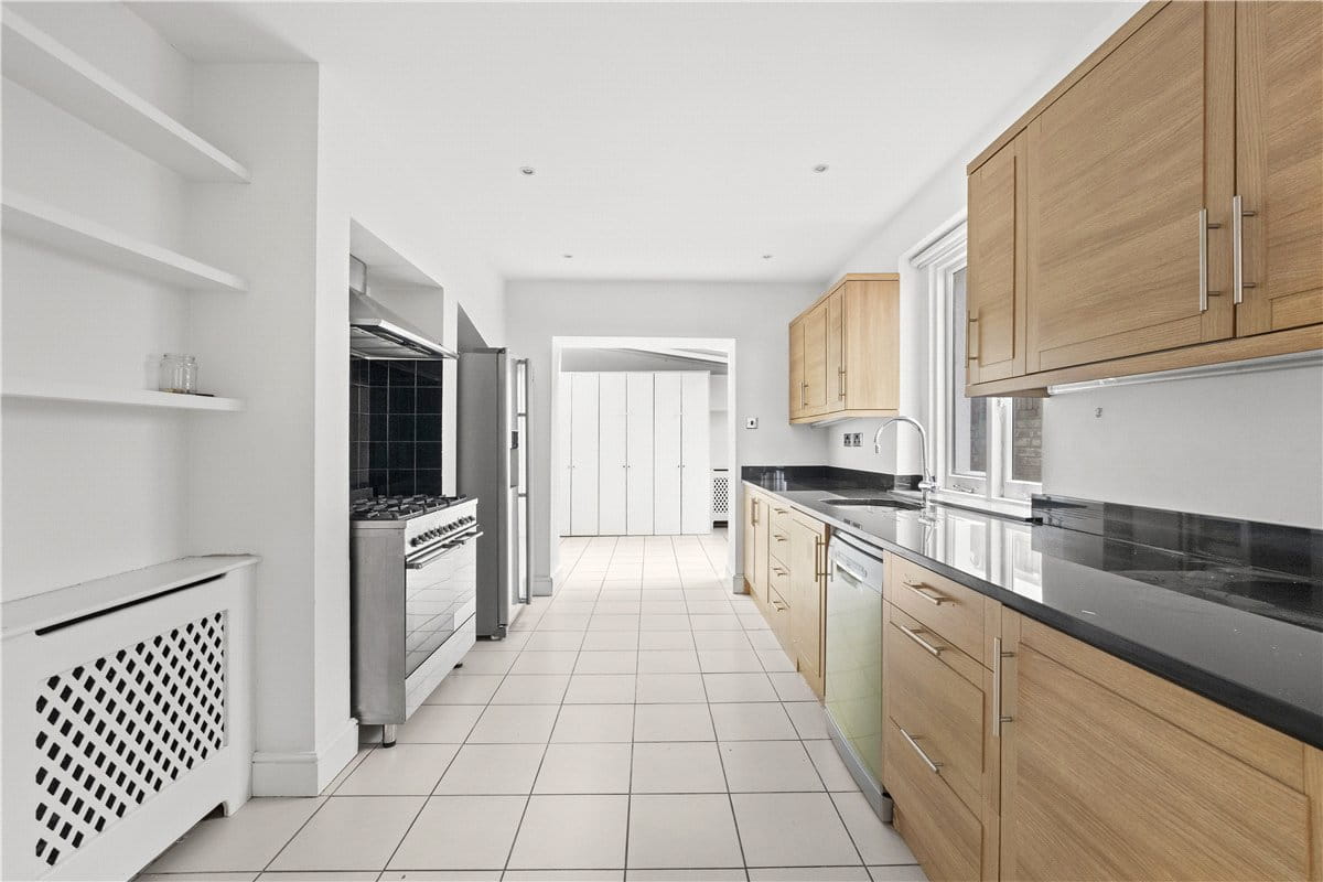 4 bedroom house, Donne Place, Chelsea SW3 - Let Agreed