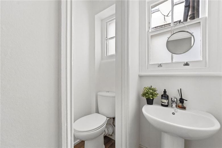 4 bedroom house, Donne Place, Chelsea SW3 - Let Agreed