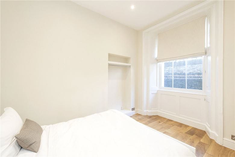 2 bedroom flat, Cromwell Road, London SW5 - Available