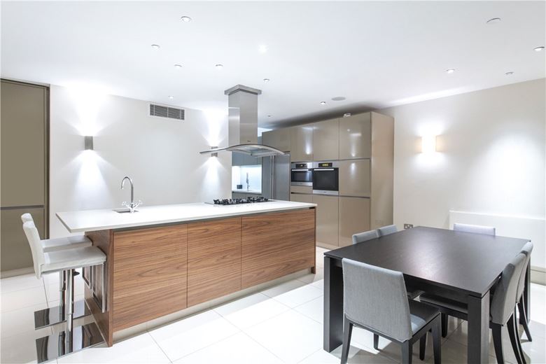 3 bedroom house, Wilton Row, Knightsbridge SW1X - Available