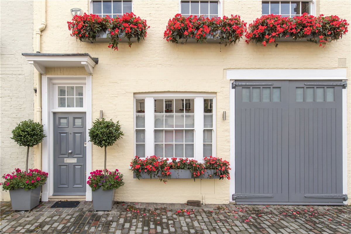 3 bedroom house, Wilton Row, Knightsbridge SW1X - Available