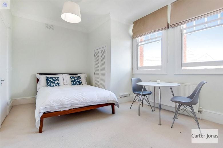  bedroom flat, Egerton Gardens, Knightsbridge SW3 - Available