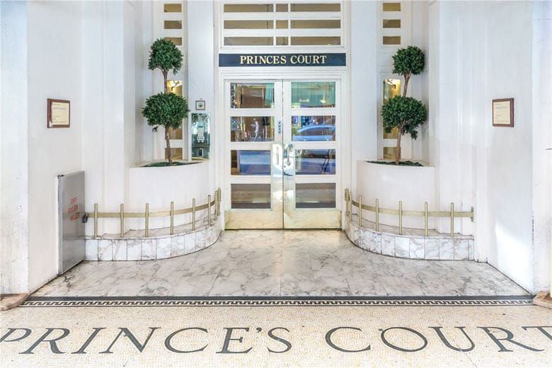 3 bedroom flat, Brompton Road, Knightsbridge SW3 - Available