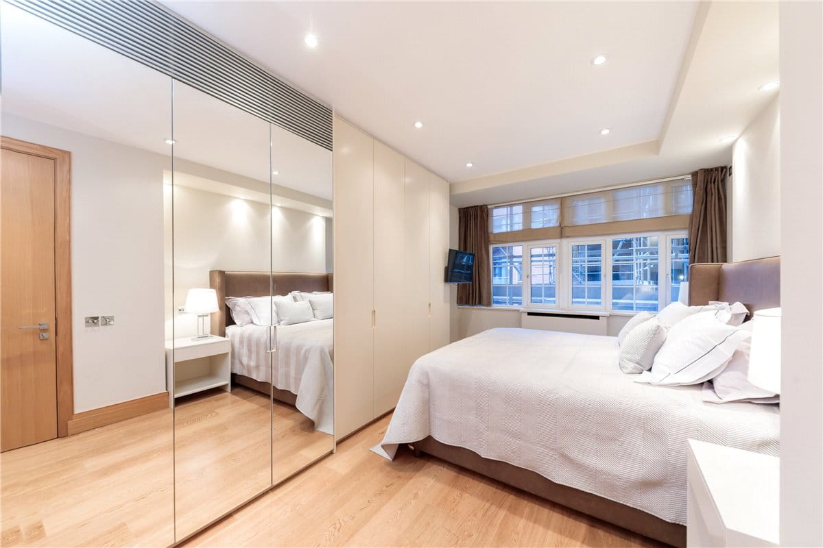 3 bedroom flat, Brompton Road, Knightsbridge SW3 - Available