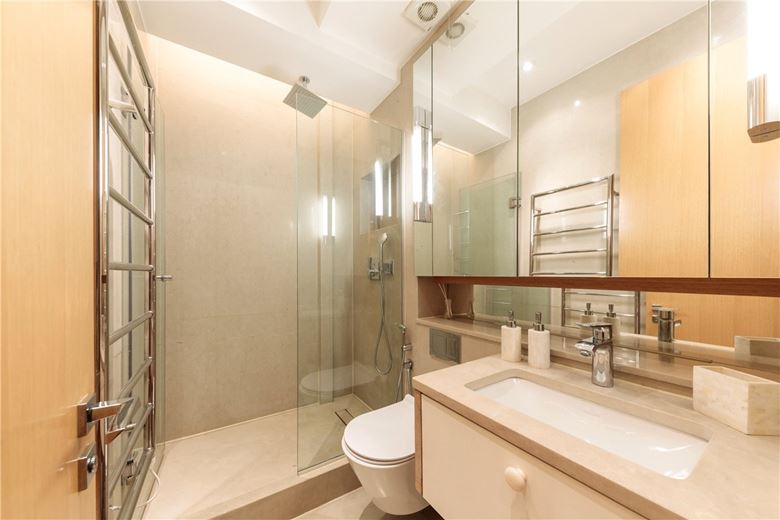 3 bedroom flat, Brompton Road, Knightsbridge SW3 - Available