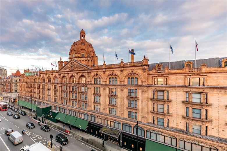 3 bedroom flat, Brompton Road, Knightsbridge SW3 - Available