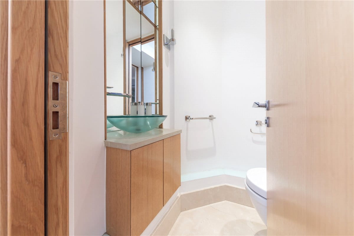 3 bedroom flat, Brompton Road, Knightsbridge SW3 - Available